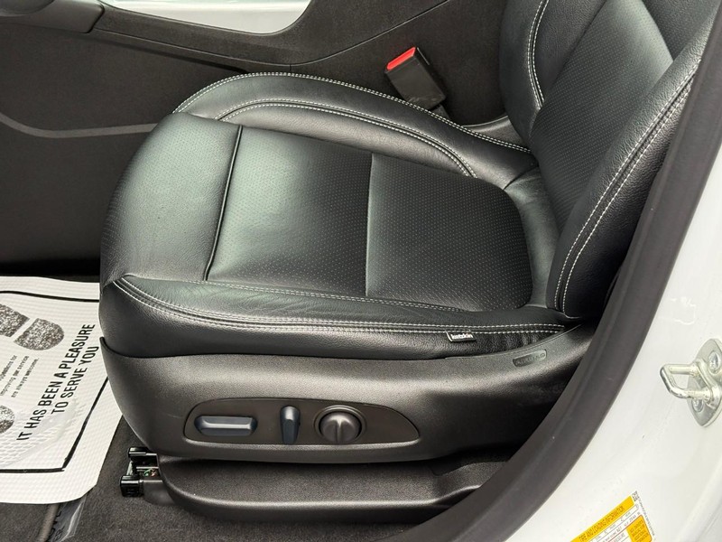 Chevrolet Blazer Vehicle Full-screen Gallery Image 16