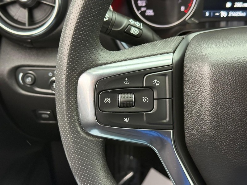 Chevrolet Blazer Vehicle Full-screen Gallery Image 18