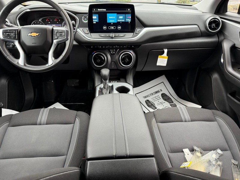 Chevrolet Blazer Vehicle Full-screen Gallery Image 11