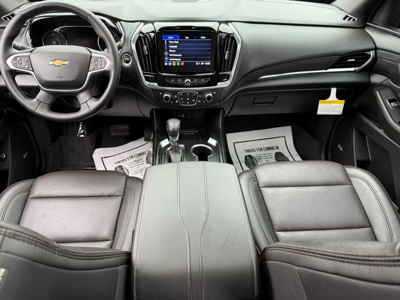 Chevrolet Traverse Vehicle Full-screen Gallery Image 12