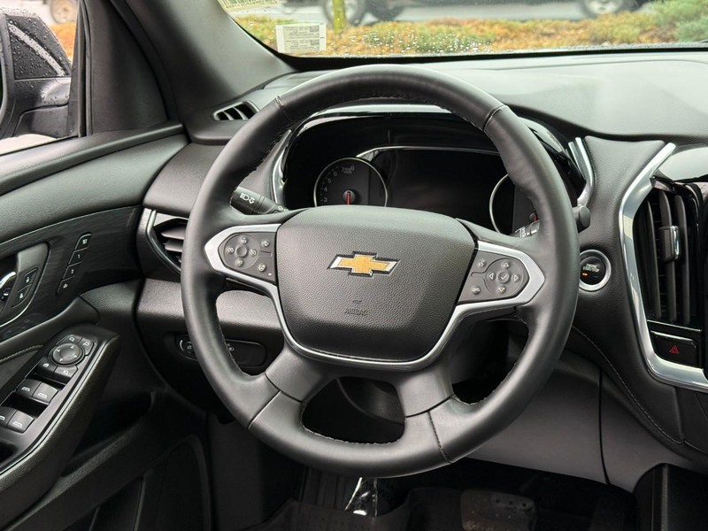 Chevrolet Traverse Vehicle Full-screen Gallery Image 13