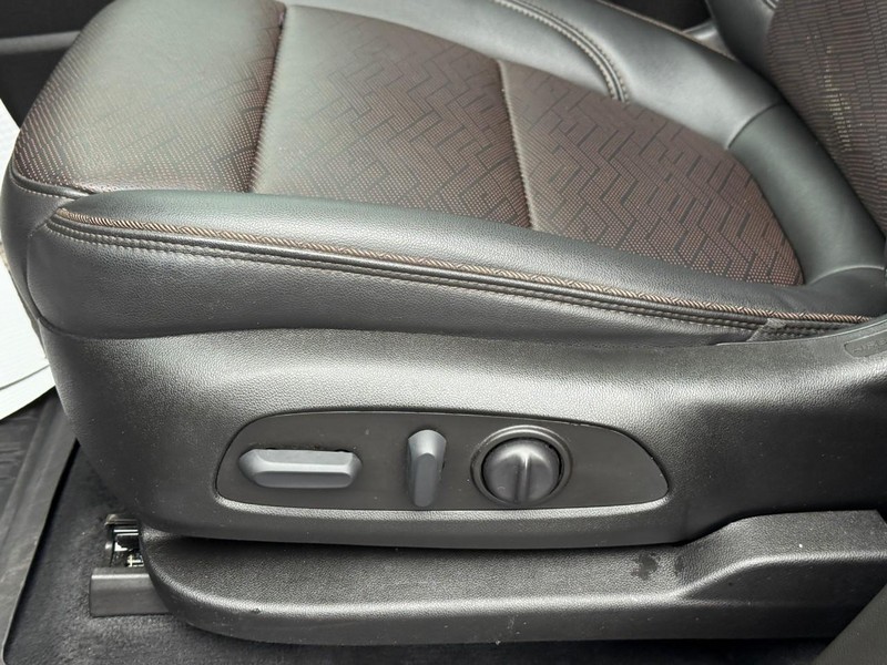 Chevrolet Traverse Vehicle Full-screen Gallery Image 19