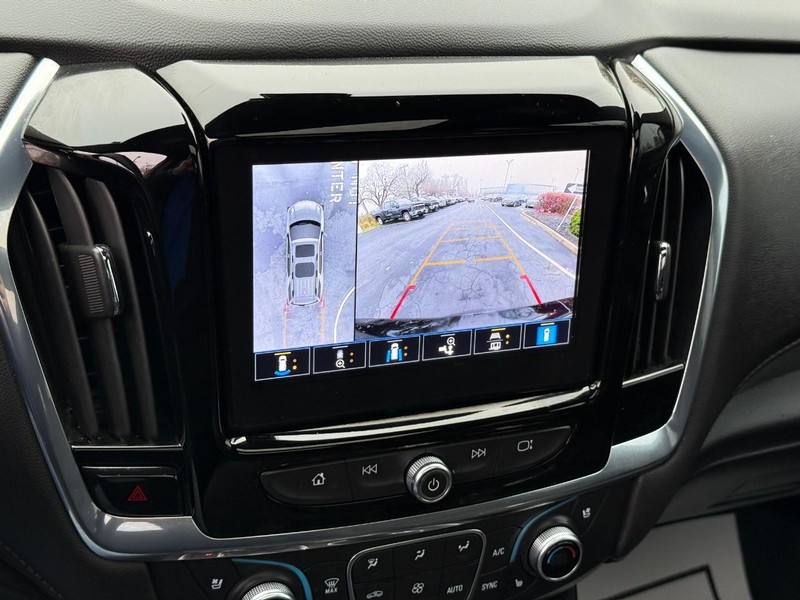 Chevrolet Traverse Vehicle Full-screen Gallery Image 24