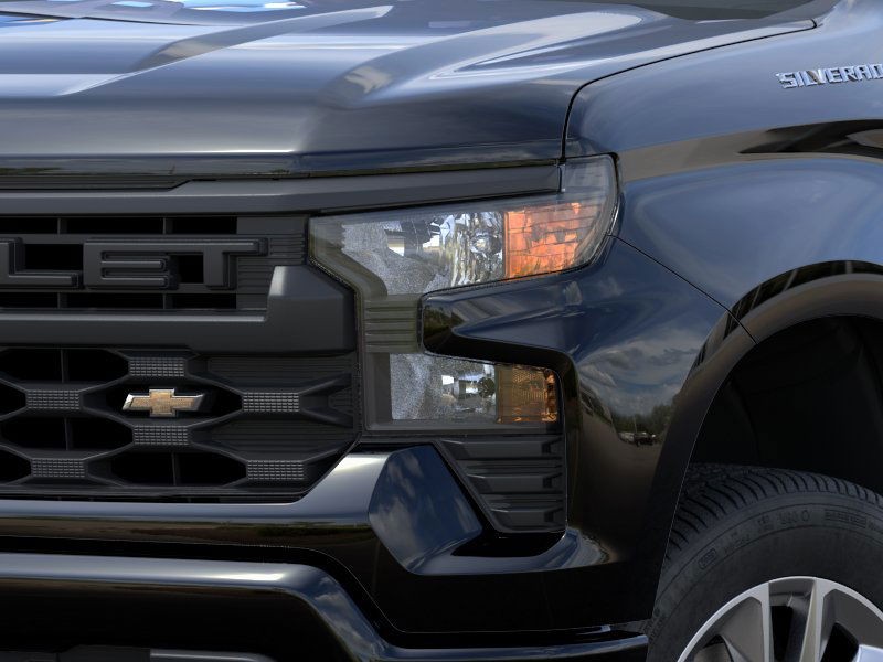 Chevrolet Silverado 1500 Vehicle Full-screen Gallery Image 10