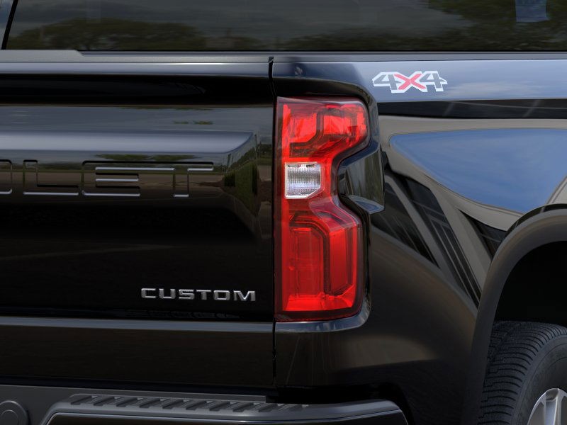 Chevrolet Silverado 1500 Vehicle Full-screen Gallery Image 11