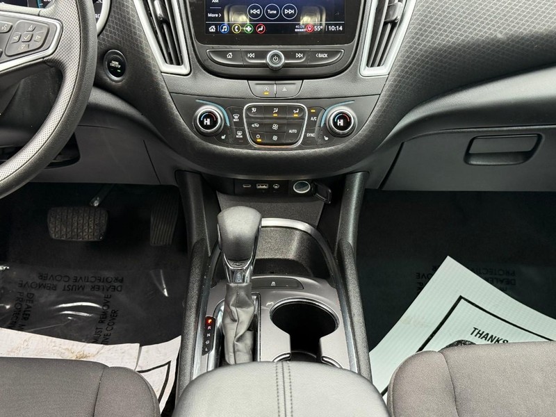 Chevrolet Malibu Vehicle Full-screen Gallery Image 14