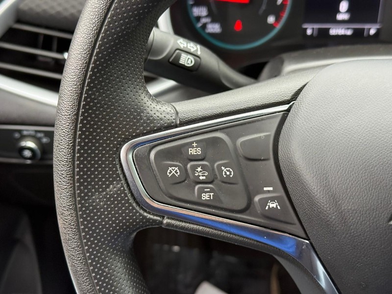 Chevrolet Malibu Vehicle Full-screen Gallery Image 19