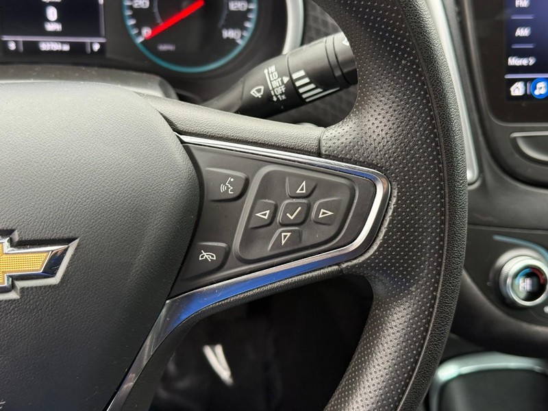 Chevrolet Malibu Vehicle Full-screen Gallery Image 20