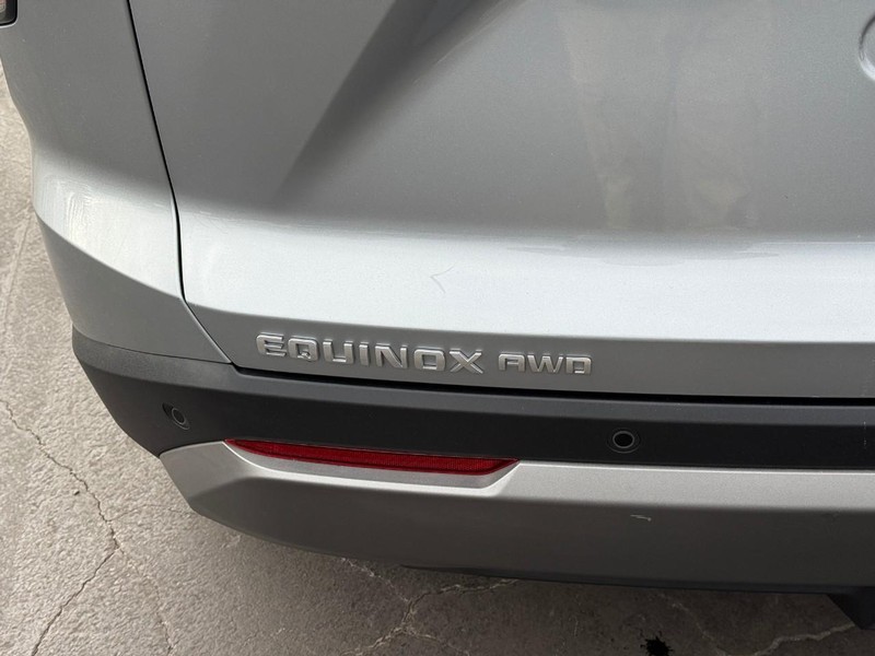 Chevrolet Equinox Vehicle Full-screen Gallery Image 5