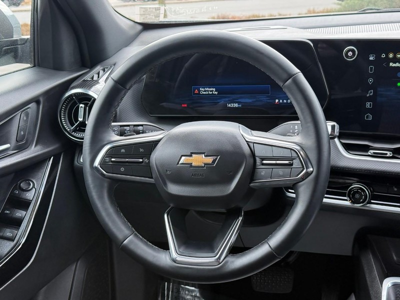 Chevrolet Equinox Vehicle Full-screen Gallery Image 13