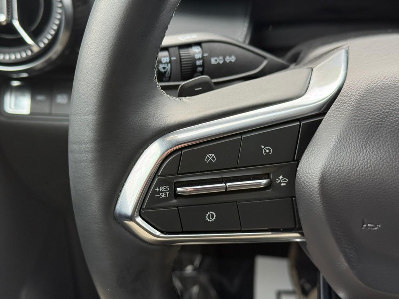 Chevrolet Equinox Vehicle Full-screen Gallery Image 18