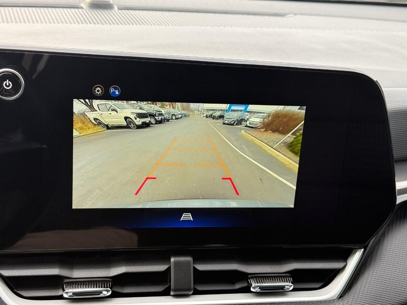 Chevrolet Equinox Vehicle Full-screen Gallery Image 20