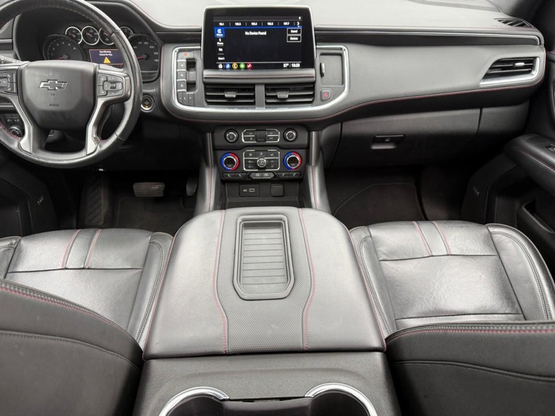 Chevrolet Suburban Vehicle Full-screen Gallery Image 12