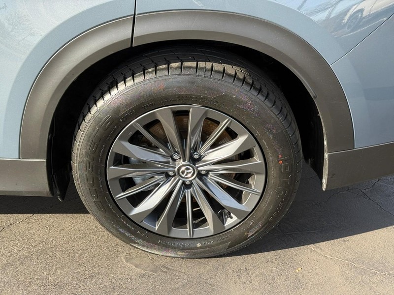 Mazda CX-70 Vehicle Full-screen Gallery Image 4