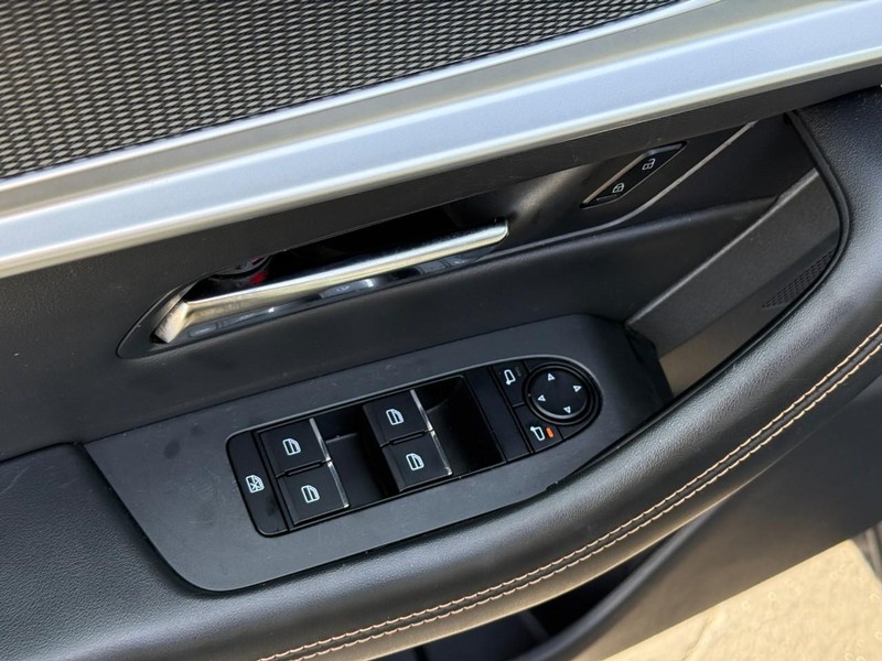 Mazda CX-70 Vehicle Full-screen Gallery Image 18