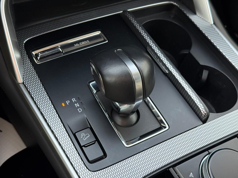 Mazda CX-70 Vehicle Full-screen Gallery Image 23