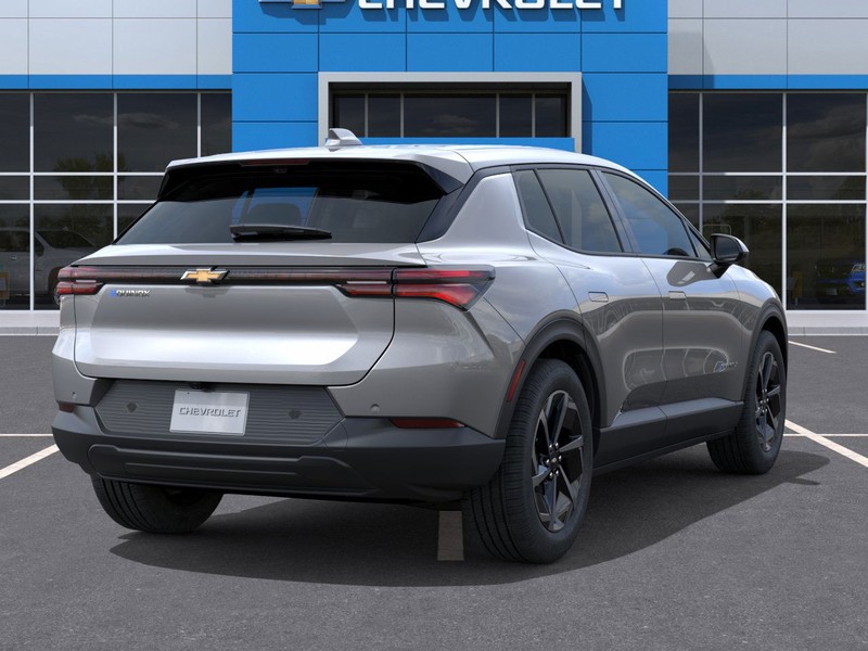 Chevrolet Equinox EV Vehicle Full-screen Gallery Image 4