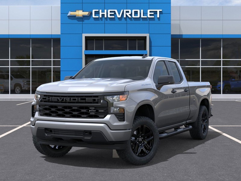 Chevrolet Silverado 1500 Vehicle Full-screen Gallery Image 6