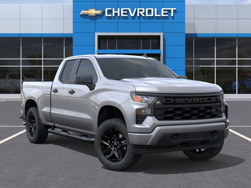 Chevrolet Silverado 1500 Vehicle Full-screen Gallery Image 7