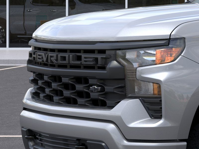 Chevrolet Silverado 1500 Vehicle Full-screen Gallery Image 13