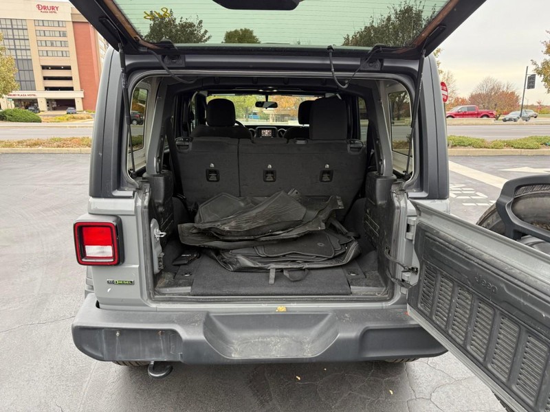 Jeep Wrangler Vehicle Full-screen Gallery Image 5