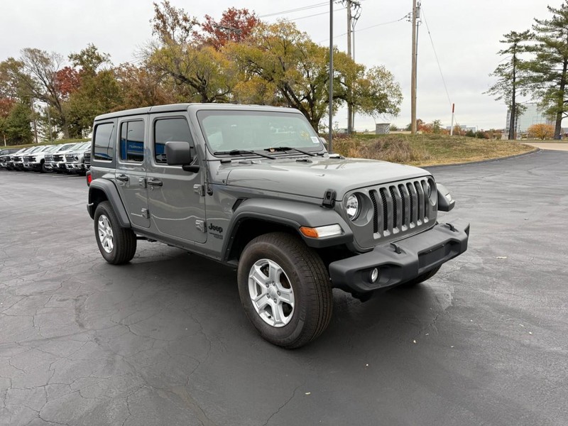 Jeep Wrangler Vehicle Full-screen Gallery Image 8