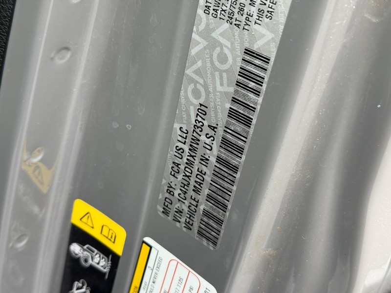 Jeep Wrangler Vehicle Full-screen Gallery Image 24