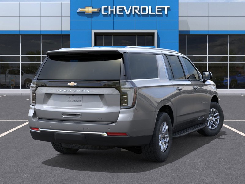 Chevrolet Suburban Vehicle Full-screen Gallery Image 4