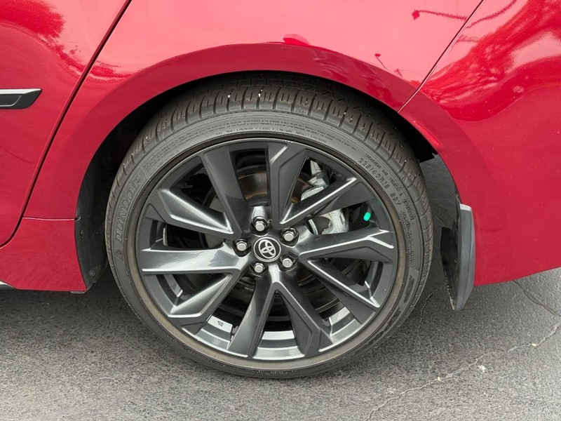 Toyota Corolla Vehicle Full-screen Gallery Image 4