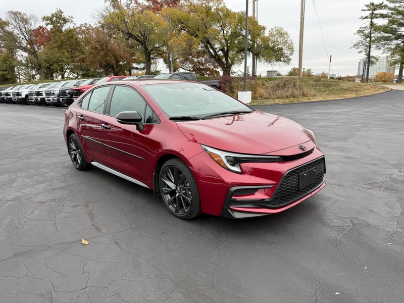 Toyota Corolla Vehicle Full-screen Gallery Image 9