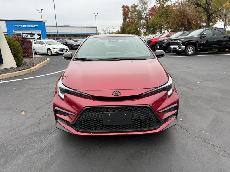 Toyota Corolla Vehicle Full-screen Gallery Image 10