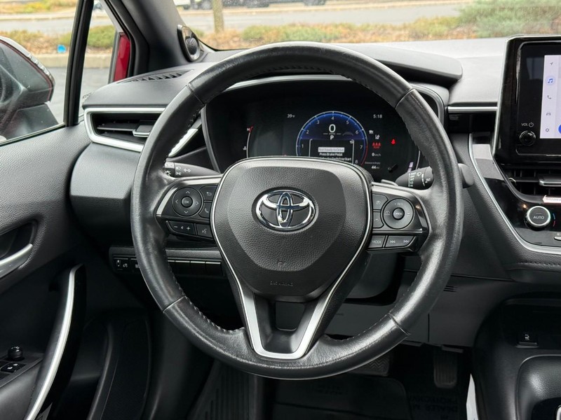 Toyota Corolla Vehicle Full-screen Gallery Image 13