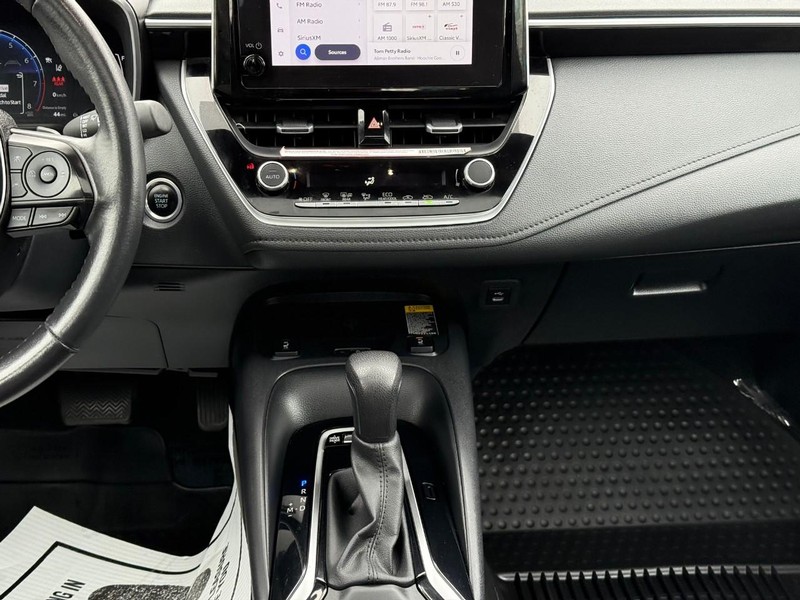 Toyota Corolla Vehicle Full-screen Gallery Image 15