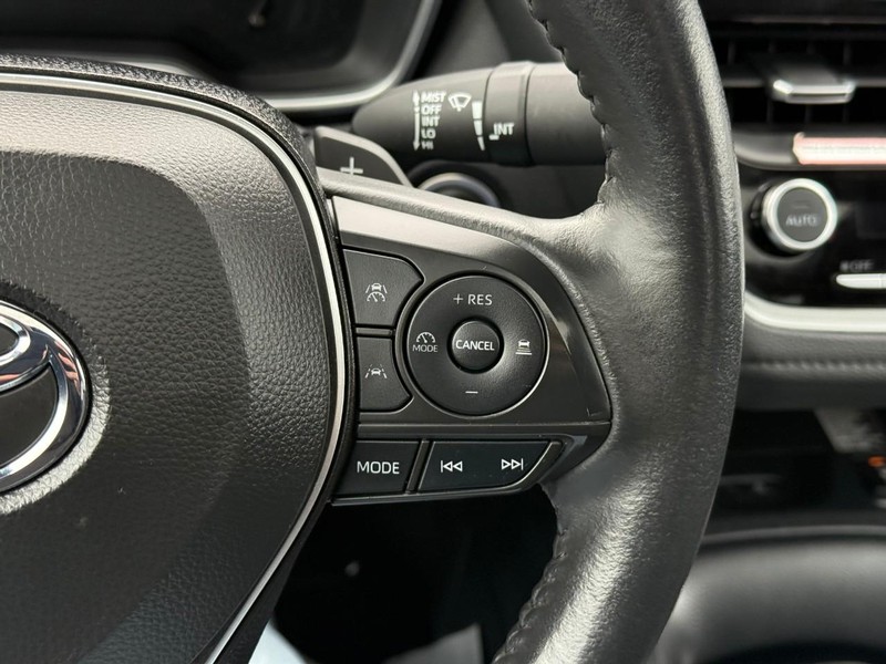 Toyota Corolla Vehicle Full-screen Gallery Image 21