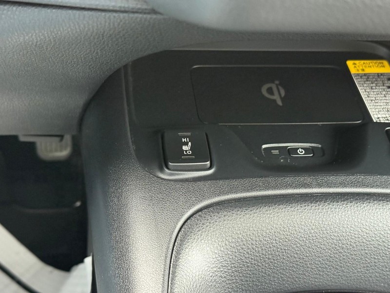 Toyota Corolla Vehicle Full-screen Gallery Image 23