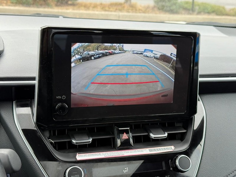 Toyota Corolla Vehicle Full-screen Gallery Image 24