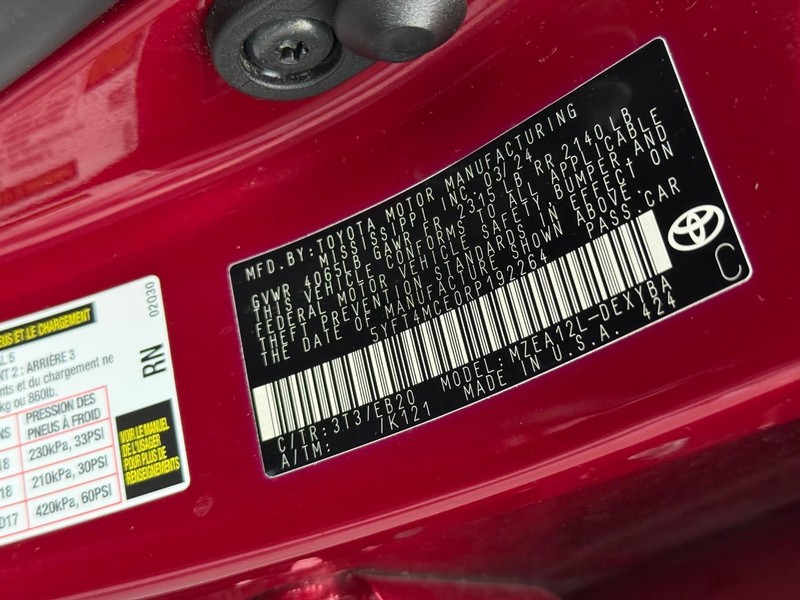 Toyota Corolla Vehicle Full-screen Gallery Image 26