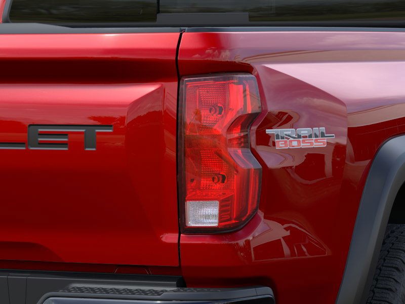 Chevrolet Colorado Vehicle Full-screen Gallery Image 11