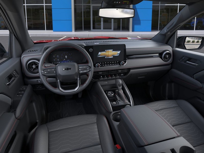 Chevrolet Colorado Vehicle Full-screen Gallery Image 15