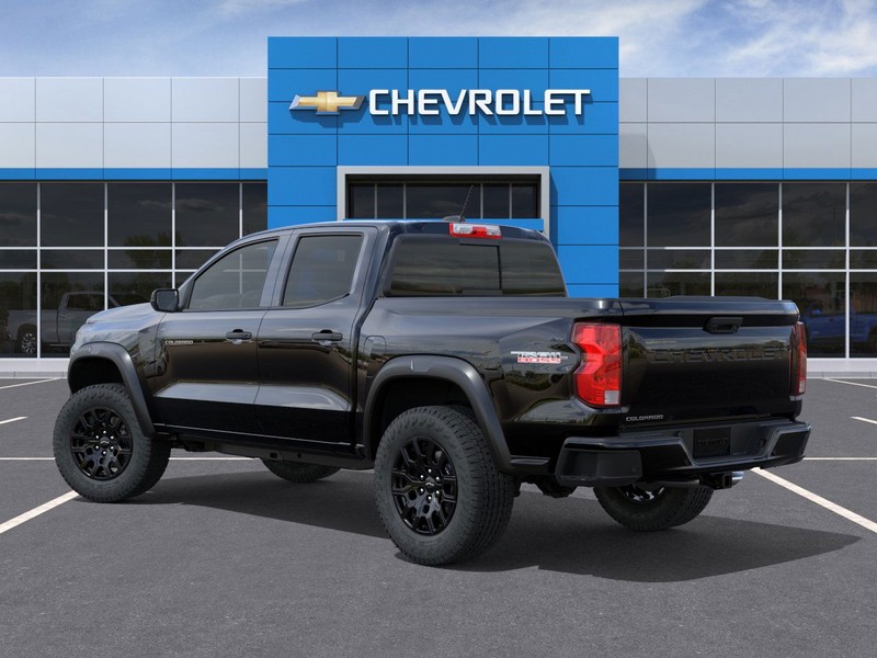 Chevrolet Colorado Vehicle Full-screen Gallery Image 3