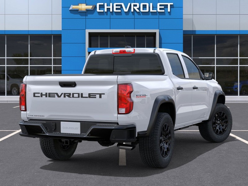 Chevrolet Colorado Vehicle Full-screen Gallery Image 4