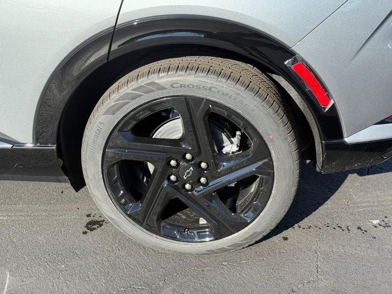 Chevrolet Equinox EV Vehicle Full-screen Gallery Image 4