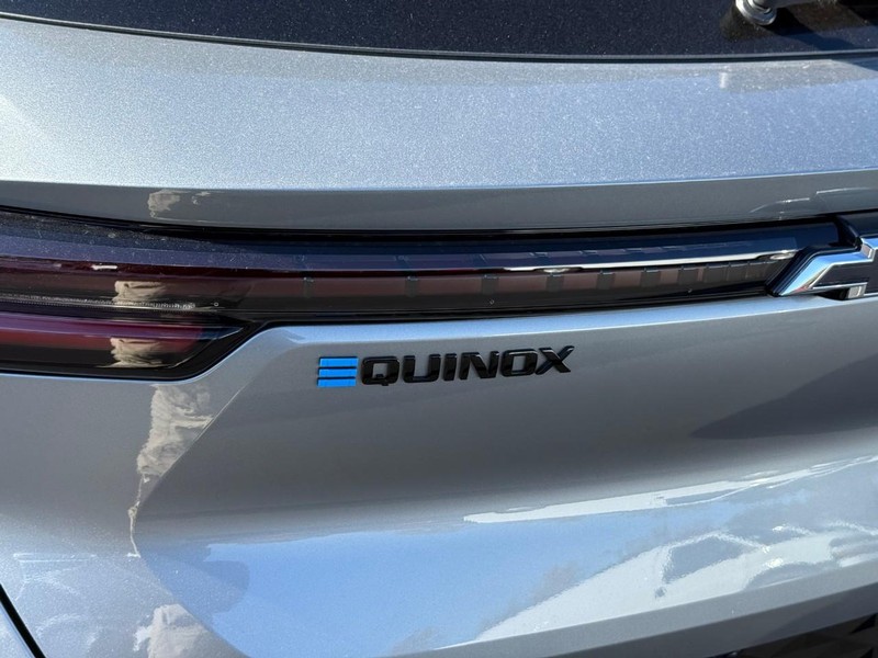 Chevrolet Equinox EV Vehicle Full-screen Gallery Image 5