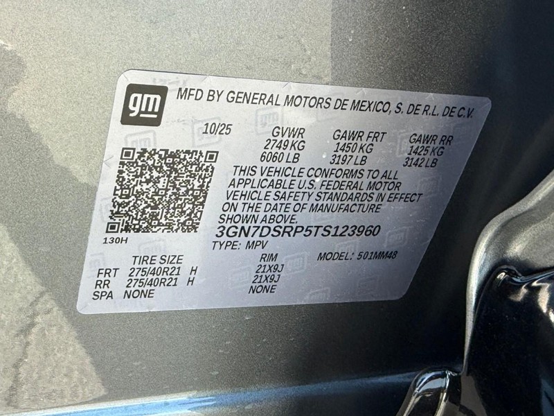 Chevrolet Equinox EV Vehicle Full-screen Gallery Image 17