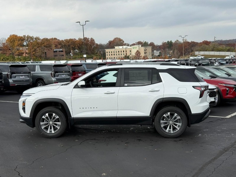 Chevrolet Equinox Vehicle Full-screen Gallery Image 2