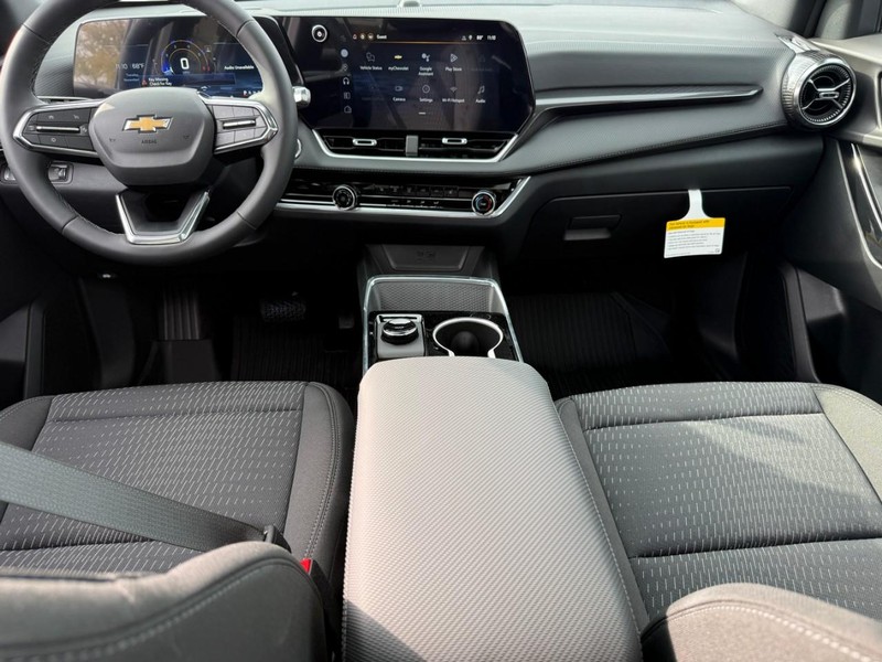Chevrolet Equinox Vehicle Full-screen Gallery Image 6