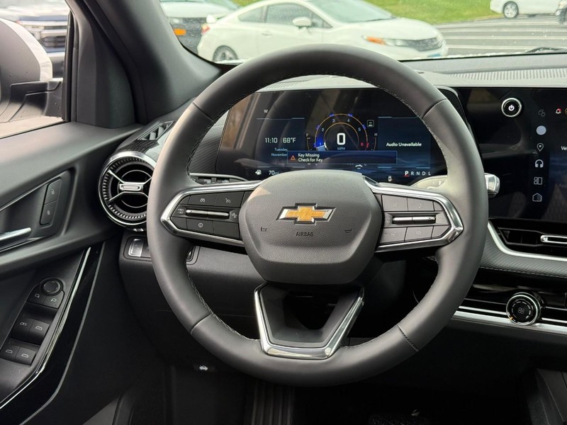 Chevrolet Equinox Vehicle Full-screen Gallery Image 7