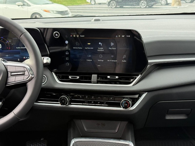 Chevrolet Equinox Vehicle Full-screen Gallery Image 8