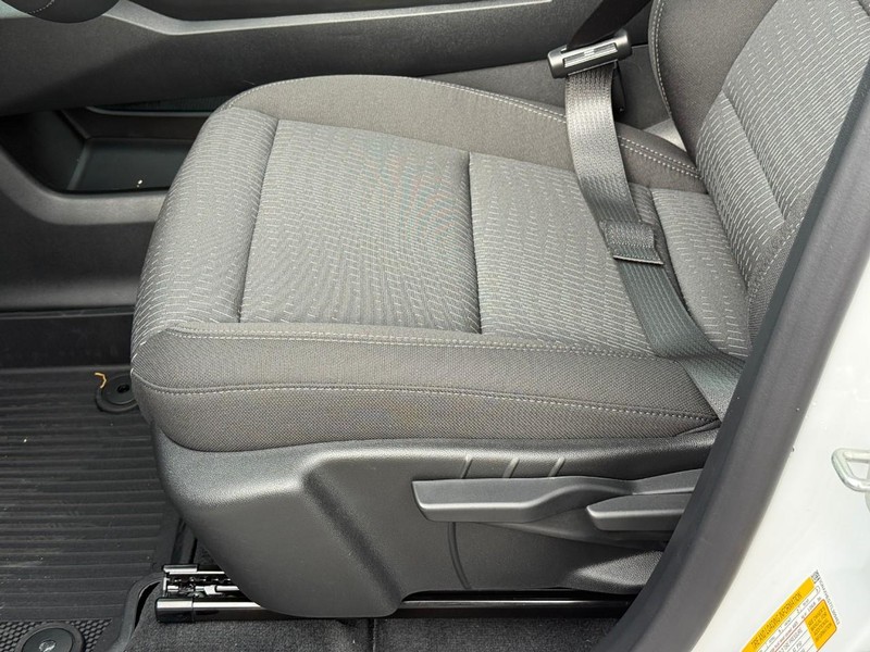 Chevrolet Equinox Vehicle Full-screen Gallery Image 11