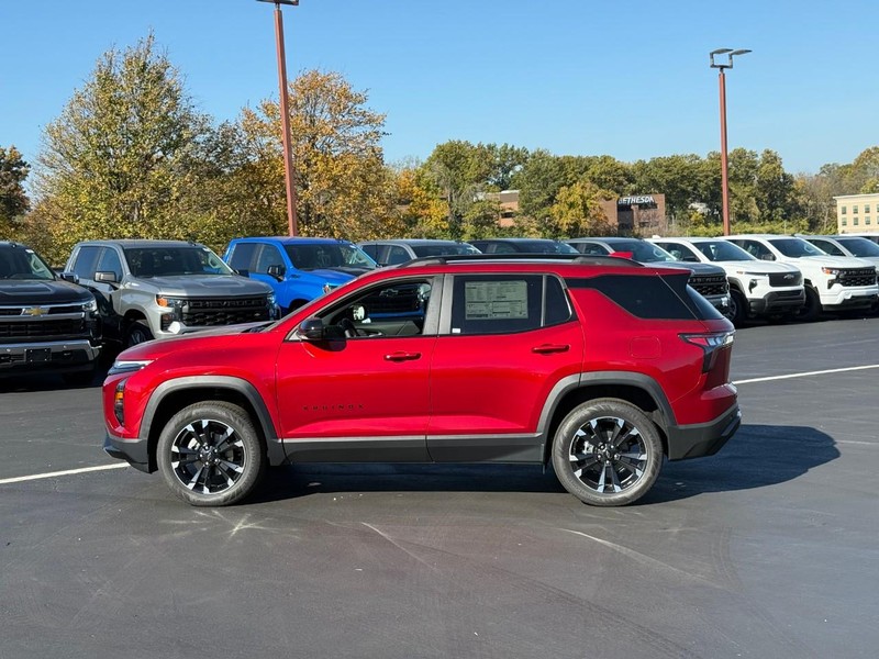 Chevrolet Equinox Vehicle Full-screen Gallery Image 2